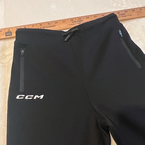 CCM HOCKEY TEAM FLEECED CUFFED JOGGER - Black, size Youth Large HOCKEY - Picture 11 of 12